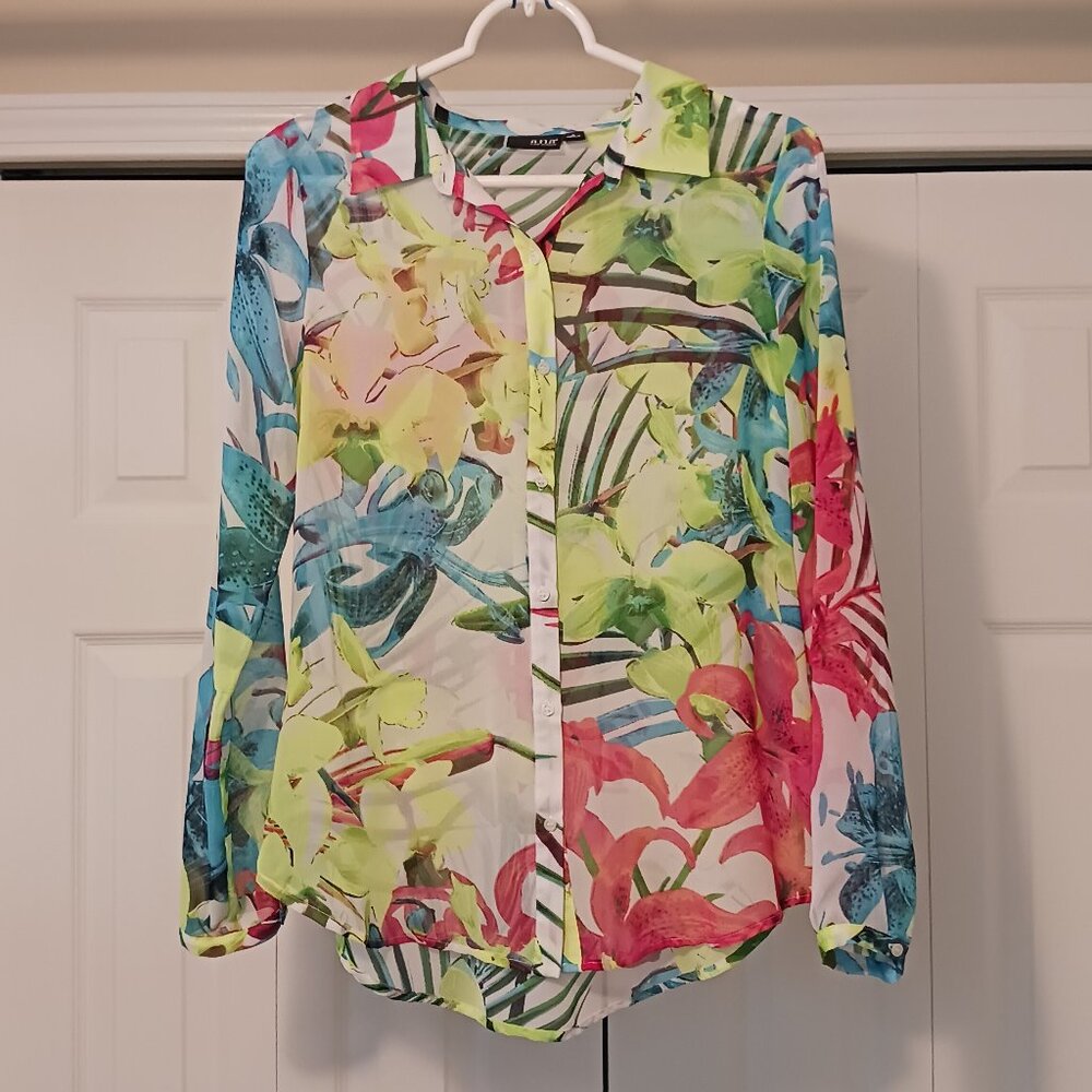 #129 3/$18 - Ana Green/Blue Long Sleeve Top Size S